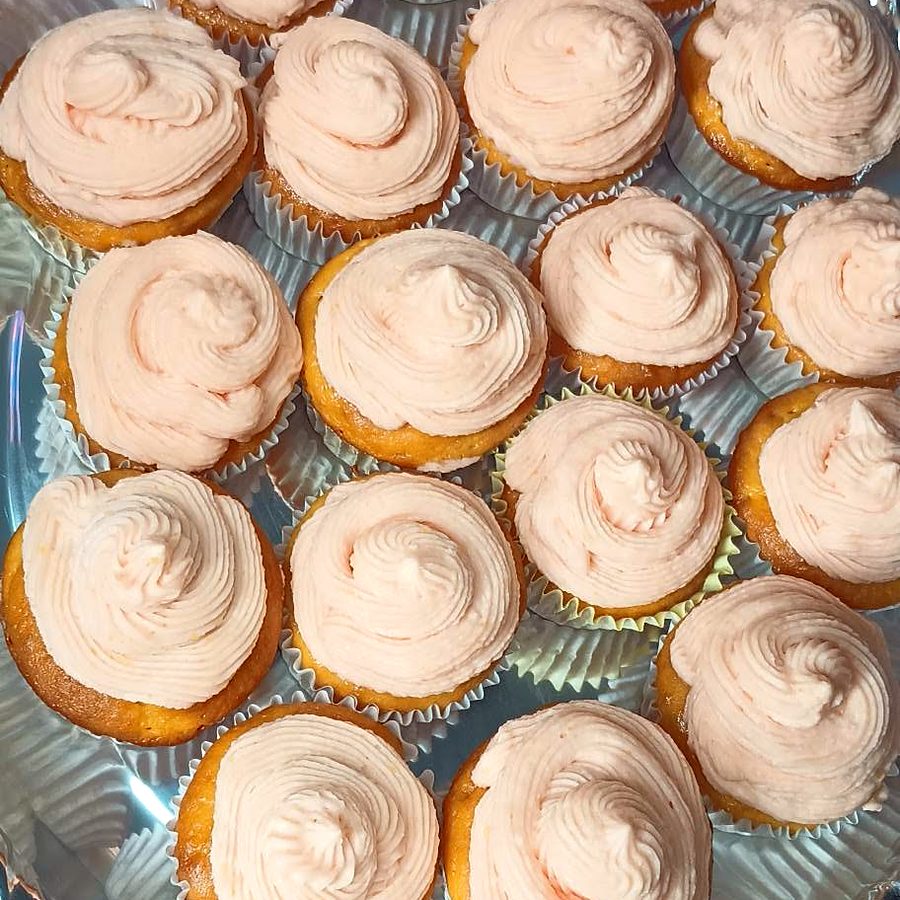 Tray of frosted cupcakes by Joyeful Treats